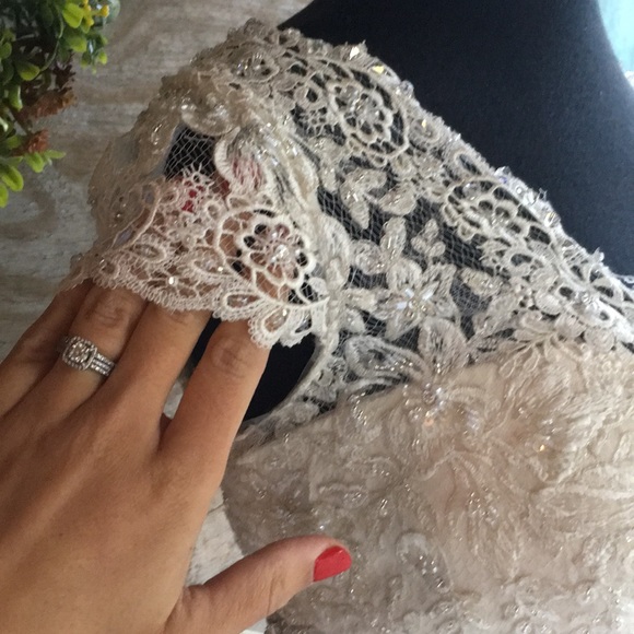 π Allure Couture C207 - Picture 4 of 8